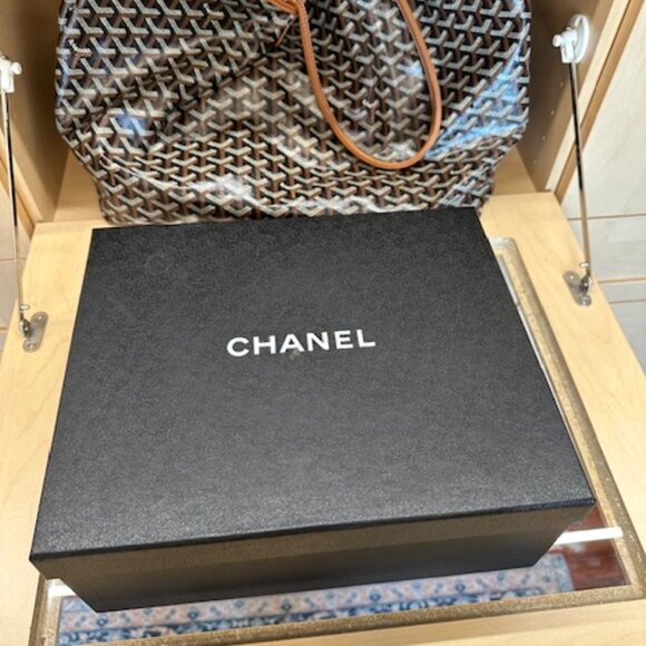 Chanel Interlocking CC Logo Leather Slides Women's Size 38 - Picture 12 of 12